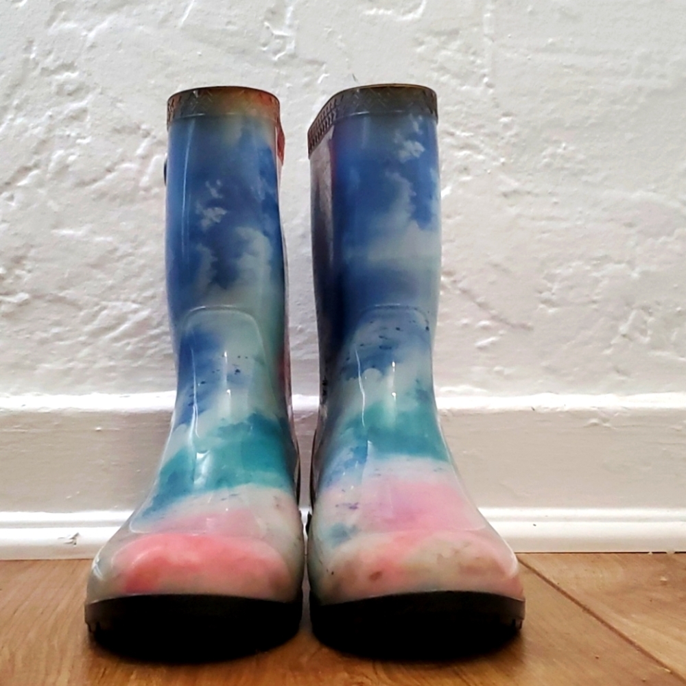 UGG Rainboots Size 9